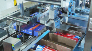 UBL HL‑ZC‑G1 Servo Tuck‑End Box Cartoning Machine is loading freeze‑dried pet food strips into cartons and completing sealing.