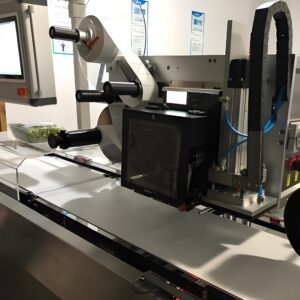 UBL real-time printing and labeling machine is in operation.