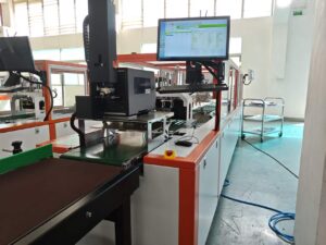 UBL automatic clothes folding machine equipped with integrated real-time printing and labeling system