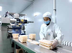 Automated equipment ensures food safety and hygiene in the food industry.